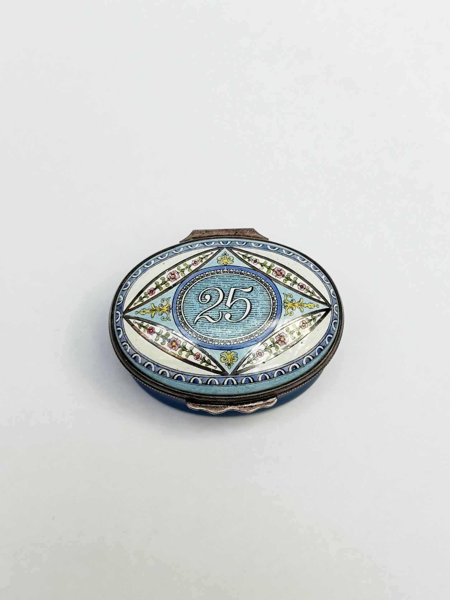 25 Oval Box