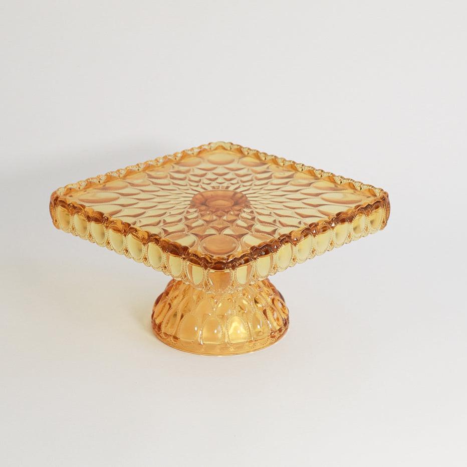 Elizabeth Cake Plate