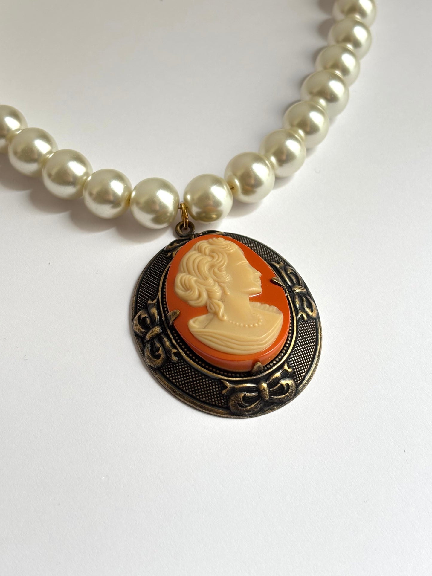 Ladylike Necklace