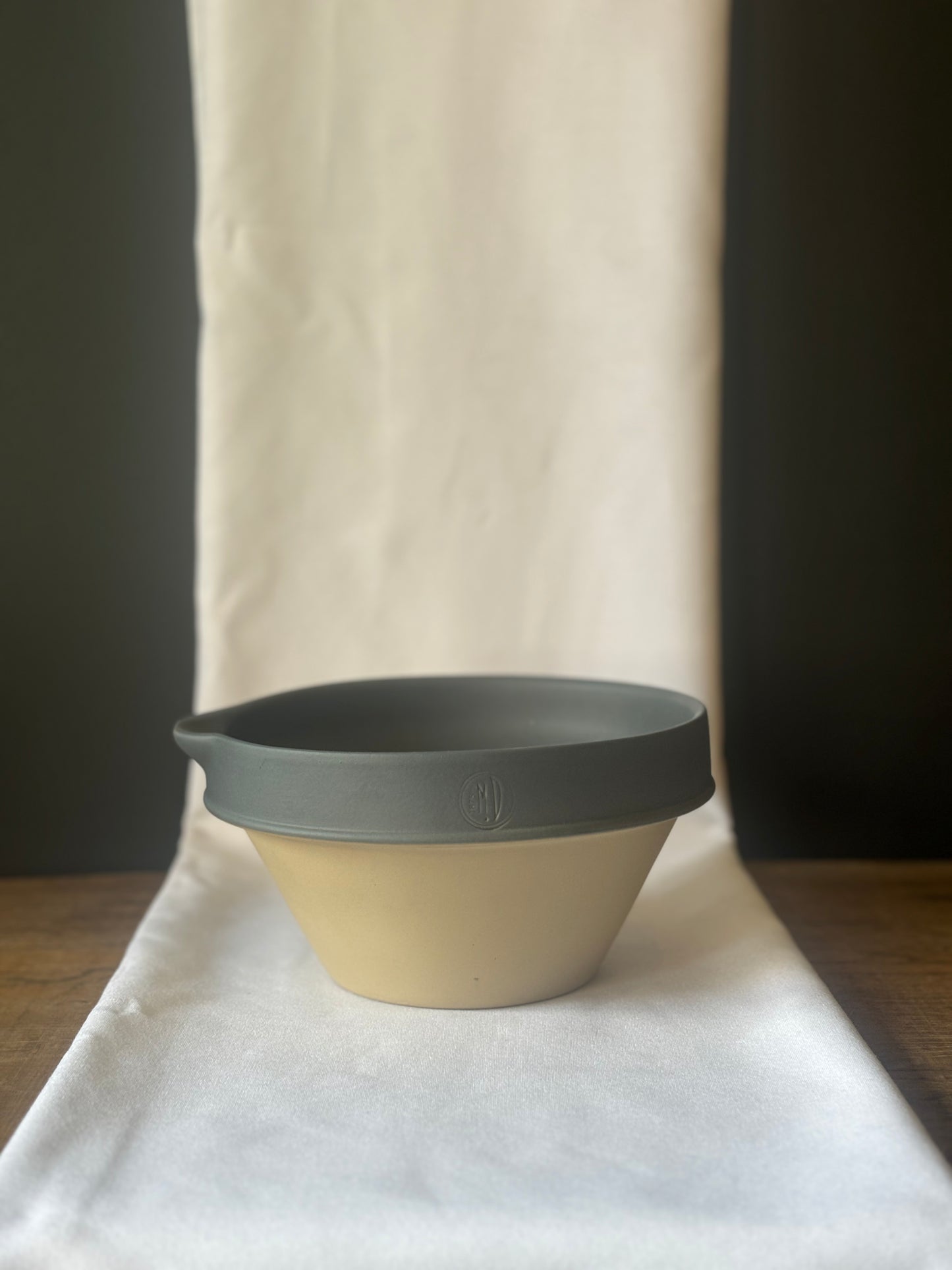 Ceramic Bowl with Lip