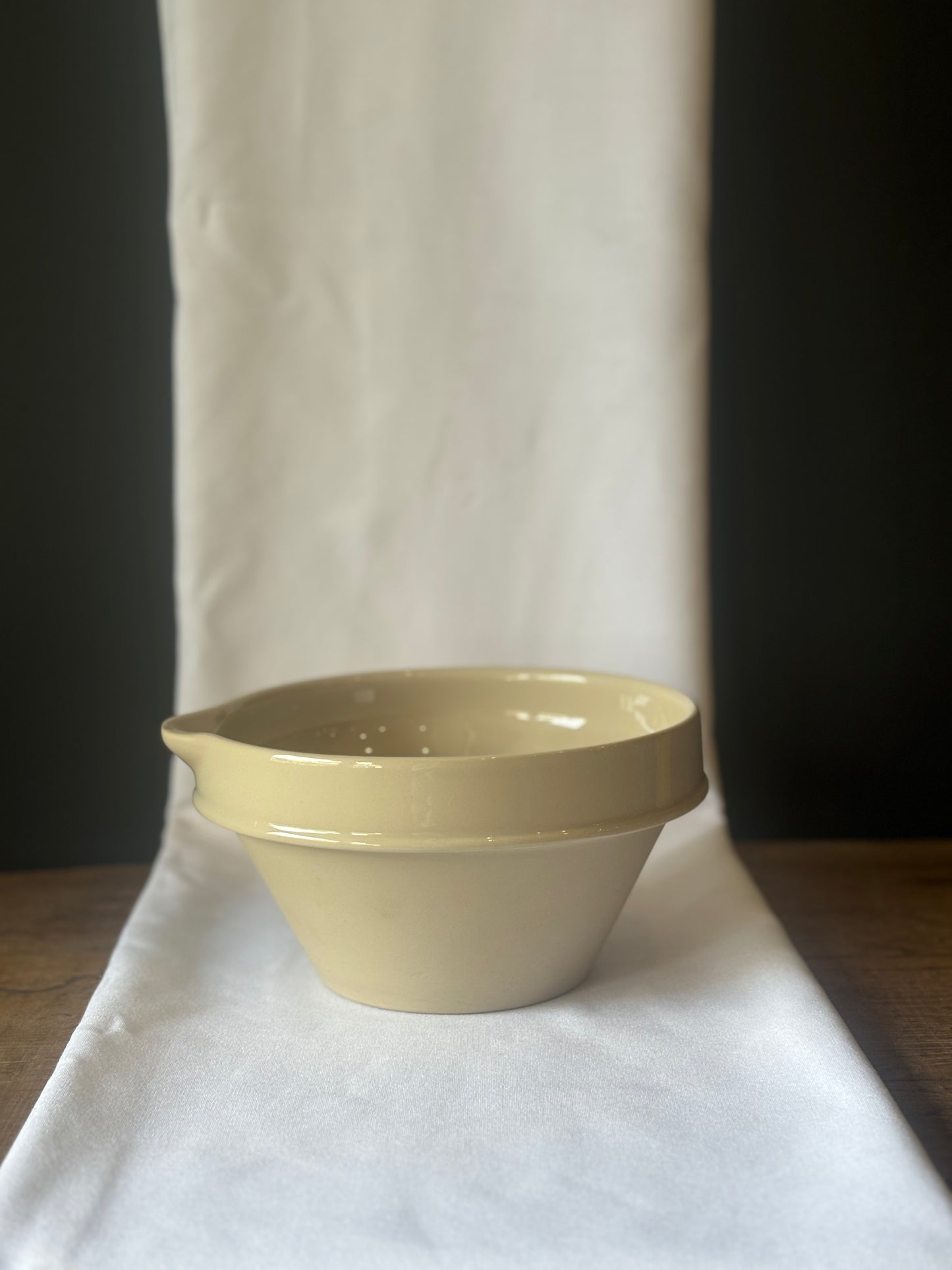 Ceramic Bowl with Lip