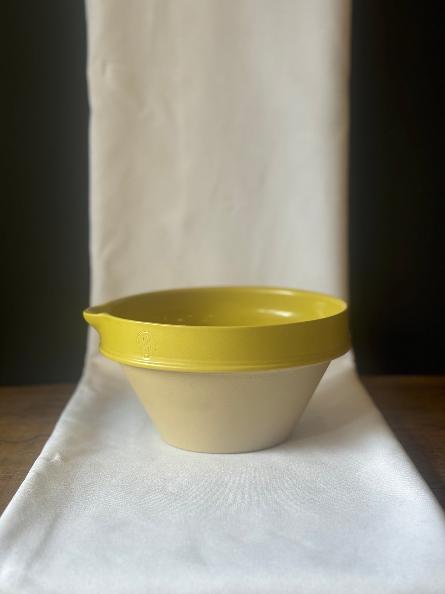 Ceramic Bowl with Lip